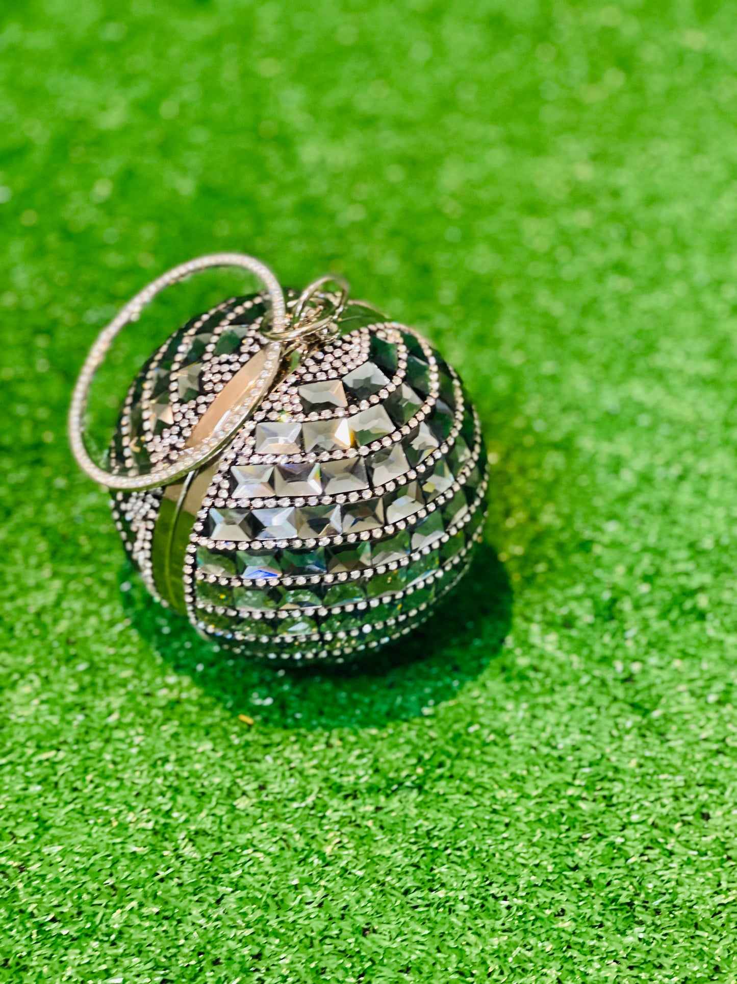 HEAD TURNER BLACK AND SILVER PURSE - Tammie's Kollection