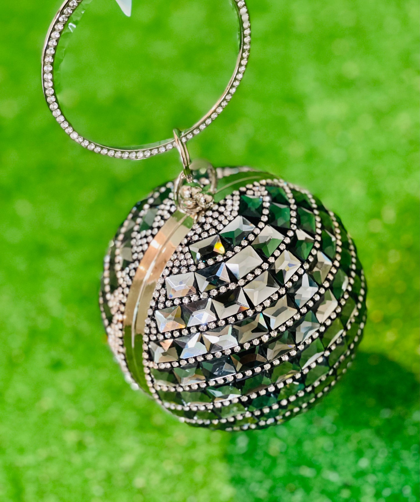 HEAD TURNER BLACK AND SILVER PURSE - Tammie's Kollection