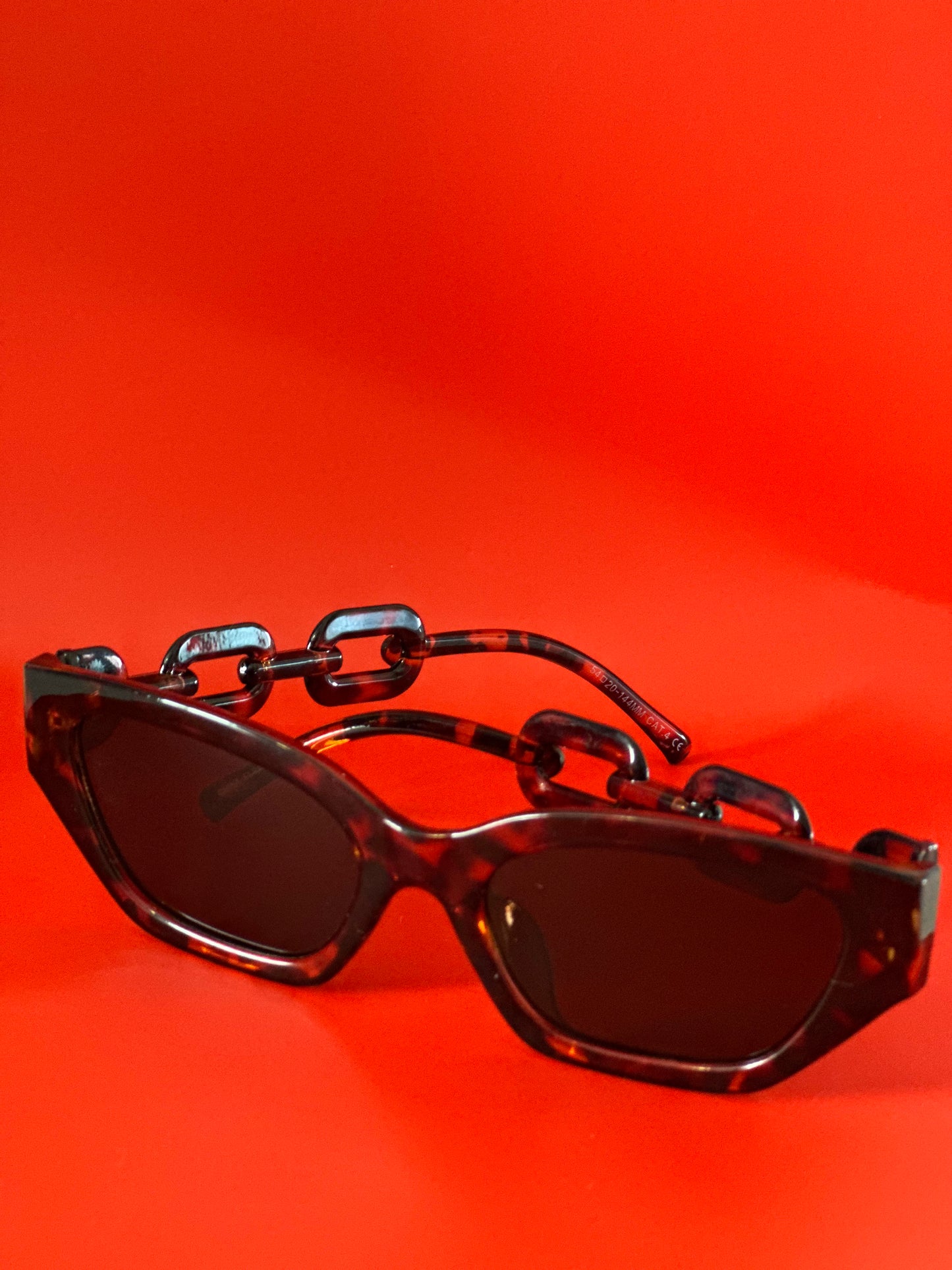 OLIA SUNGLASSES (BROWN)